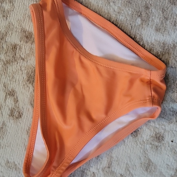 Gymoree Rashguard & Bottoms - Picture 5 of 7